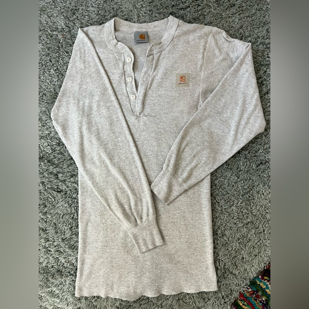 Carharrtt long sleeve (not thick)